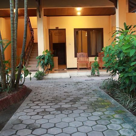 Puri Senggigi Hotel Mangsit Exterior photo